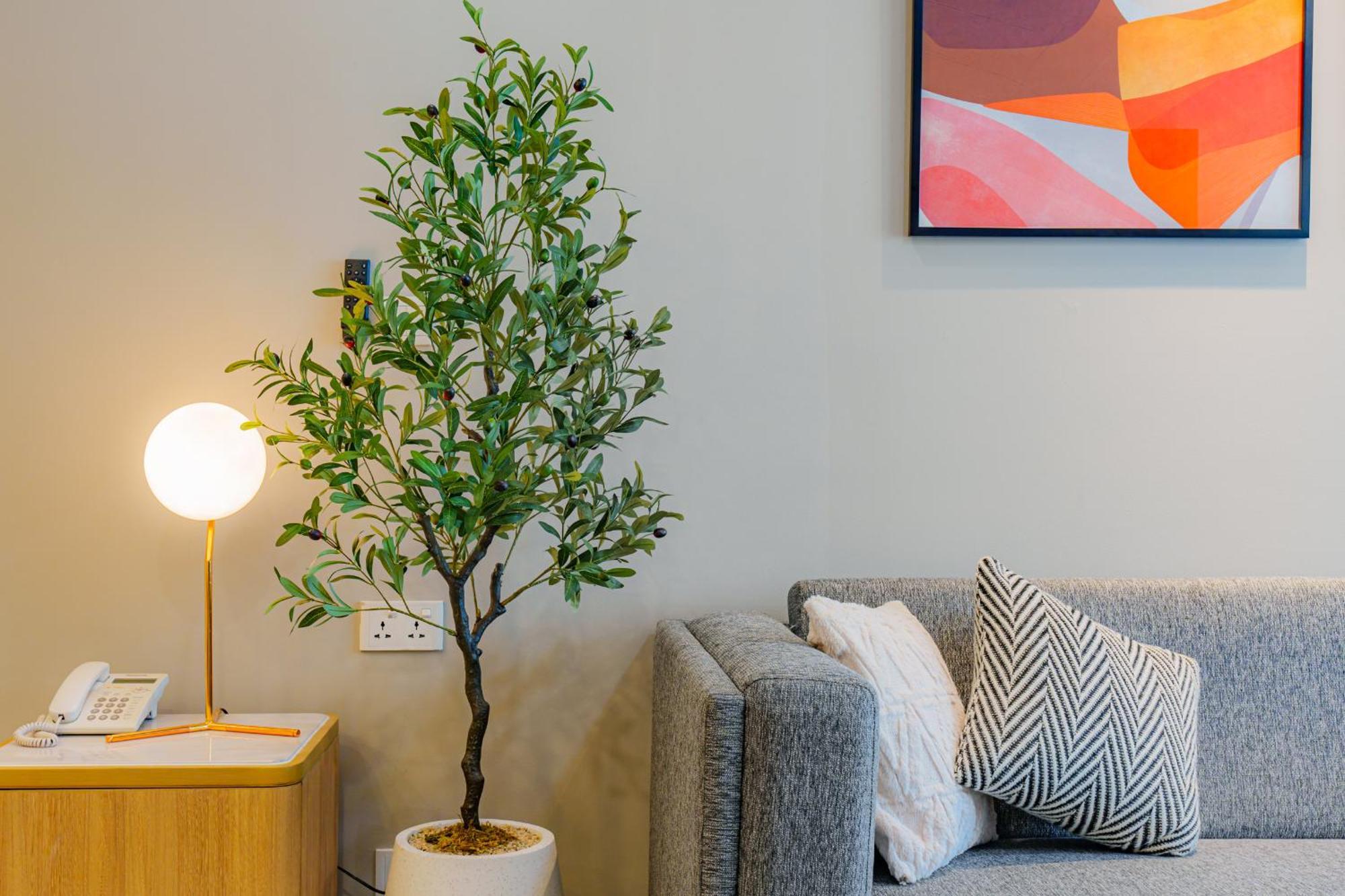 Urban Oasis 3 Bedroom 2 Bathroom In The Heart Of Saigon Căn hộ *