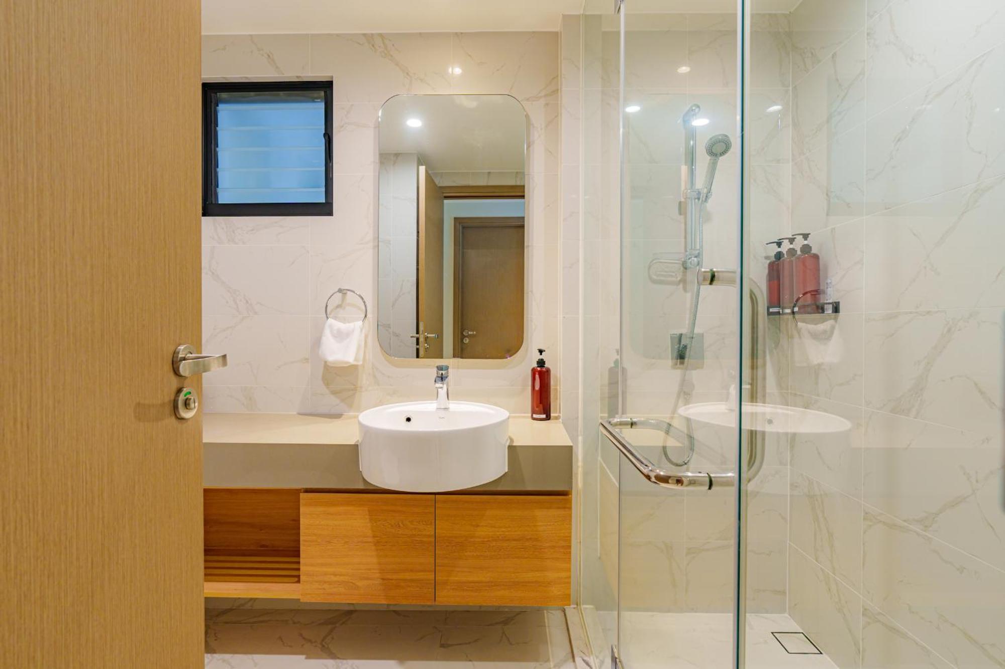 Urban Oasis 3 Bedroom 2 Bathroom In The Heart Of Saigon TP. Hồ Chí Minh